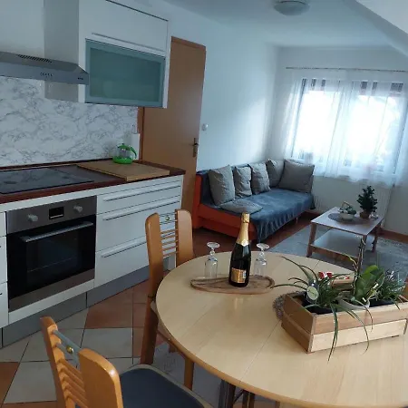 公寓 Apartma Anastasija *